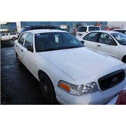 2003 WHITE FORD CROWN VICTORIA POLICE SERIES 4DR