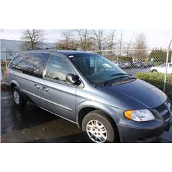 2002 BLUE DODGE GRAND CARAVAN PASSENGER VAN