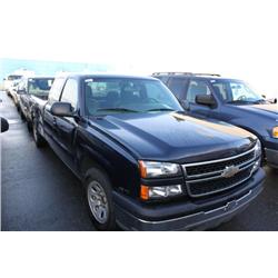 2006 BLUE CHEVROLET SILVERADO PICK UP