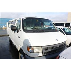 1994 WHITE DODGE B350 VAN