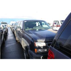 2006 BLUE CHEVROLET SILVERADO 2500HD 4X4 PICK UP