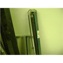 COMET PROJECTOR SCREEN