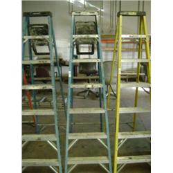 6' FIBERGLASS LADDER