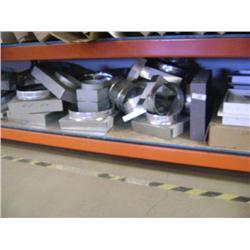 SHELF OF DRUM BASES FOR GRILLS