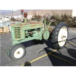 1945 JOHN DEERE B TRACTOR