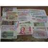 Image 1 : APPROX. 100 UNC FOREIGN BANK NOTES