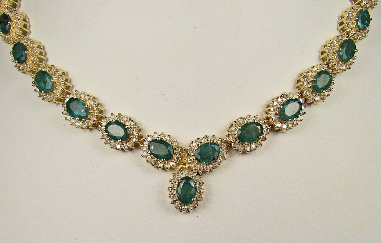 14K GOLD LADIES EMERALD AND DIAMOND NECKLACE Com