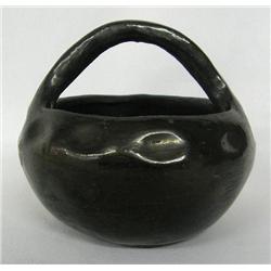 Native American Santa Clara Pot with Handle