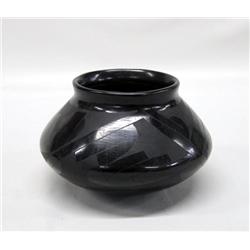 Mata Ortiz Black on Black Pot