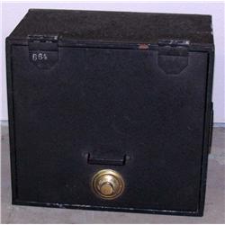 VINTAGE COMBINATION SAFE - Must arrange your own s