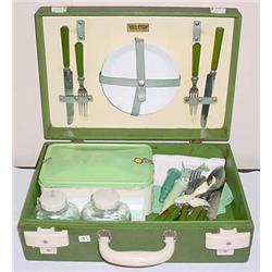 VINTAGE BREXTON PICNIC SET IN ORIGINAL CASE - Incl