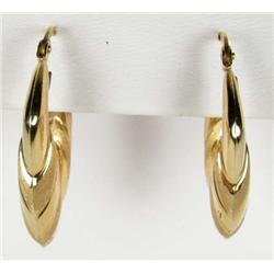 PAIR OF 18K GOLD LADIES EARRINGS - 4.2 GRAMS