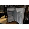 Image 2 : DANBY BLACK 4.1CUBIC FOOT BAR FRIDGE