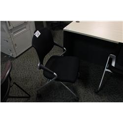 BLACK MESH BACK ROLLING CLIENT CHAIR