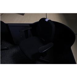 BLACK MULTILEVER ERGONOMIC TASK CHAIR