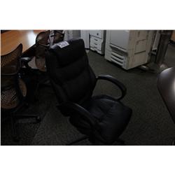 BLACK LEATHER HIGHBACK EXECUTIVE CHAIR