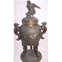 ANTIQUE CHINESE BRONZE TEMPLE URN, 22'TALL