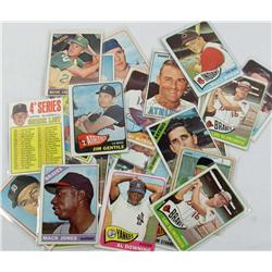 LOT OF 30 1960'S TOPPS BASEBALL CARDS - UNSEARCHED