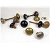 Image 1 : LOT OF VINTAGE DOORKNOBS - INCL. ENAMEL, BRASS, MO