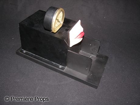 THE MAX FACTOR KISSING MACHINE