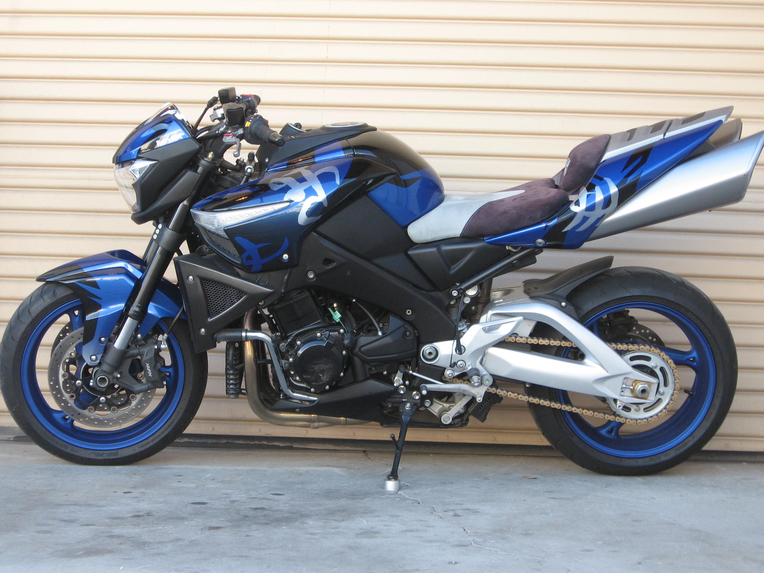 TRANSFORMERS: REVENGE OF THE FALLEN - "Chromia" Motorcycle