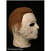 Image 2 : HALLOWEEN - Jamie Lee Curtis Signed Don Post Mask