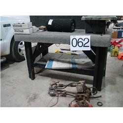 CRAFTSMAN TABLE SAW W/TABLE