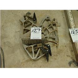 EXTENSION LADDER PARTS (X1)