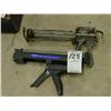 Image 1 : EPOXY GUNS (X2)