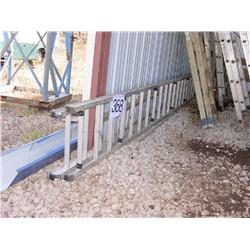 40’ ALUMINUM EXTENSION LADDER NEARLY NEW