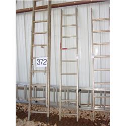 8’ ALUMINUM LADDER