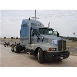 1990 KENWORTH W/DUAL WALK-N SLEEPER