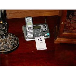 PANASONIC WIRELESS EXPANDABLE TELEPHONE SYSTEM HANDSETS DO NOT REQUIRE A JACK THRU HOUSE