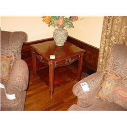 CORNER DECORATIVE WOODEN TABLE