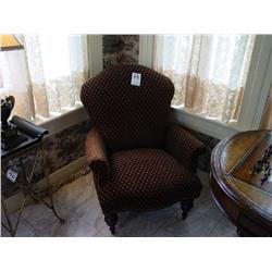 UPHOLSTERED CHAIRS UPHOLSTERED IN DESIGNER FABRIC