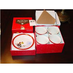 WILLIAM SONOMA CHRISTMAS DESSERT PLATES & MUGS NORDIC ELF PATTERN (8X)
