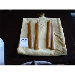 VELVET TABLE RUNNER & CANDLES