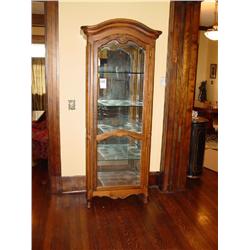 ETHAN ALLEN FRENCH COUNTRY LIGHTED CURIO CABINET GLASS SHELVES