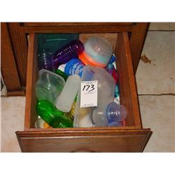 TUPPER WARE & LINEN IN DRAWER