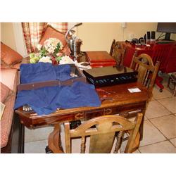 ANTIQUE WOODEN PEDESTAL TABLE AND 6 CHAIRS (NO CONTENTS)