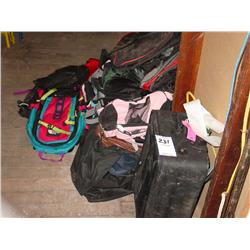LUGGAGE & BACK PACKS (1X) LOT