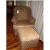 Image 1 : VANGUARD FURNITURE INC. (HICKORY, NC) CUSTOM UPHOLSTERED ARMCHAIRS AND OTTOMANS (2X)