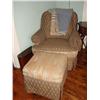 Image 2 : VANGUARD FURNITURE INC. (HICKORY, NC) CUSTOM UPHOLSTERED ARMCHAIRS AND OTTOMANS (2X)
