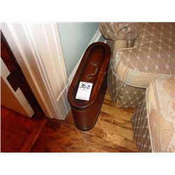 LEATHER MAGAZINE HOLDER