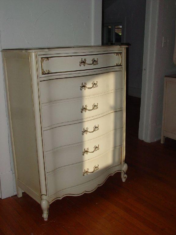 Bassett Furniture Industries Inc Blonde Wood Antique Bedroom Suit