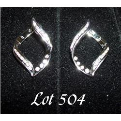 ladies 18kt white gold diamond earring each earring contains 18 round brilliant cut diamonds