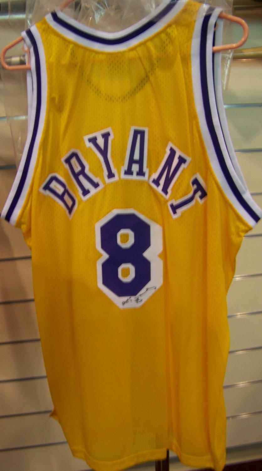 kobe bryant hand signed