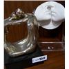 Image 1 : (2) Piece Kissing Collection statue lot including 1. Austin Prod. 1977 statue & 1. unsigned