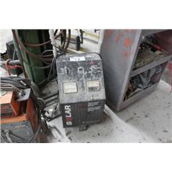 SOLAR 6/12 VOLT STARTER BATTERY CHARGER