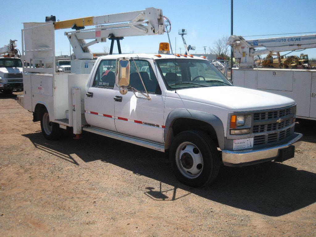 1998 CHEVY 3500HD DUALLY CREW CAB, BUCKET TRUCK,
